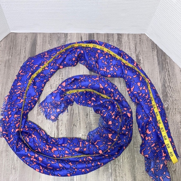 Old Navy Floral Print Scarf - Picture 6 of 8